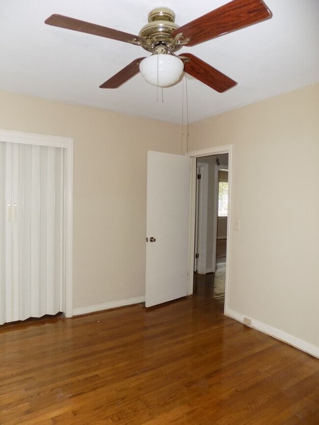 Building Photo - 507 Dogwood St