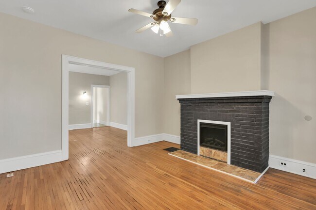 Building Photo - 461-463 Reinhard Ave