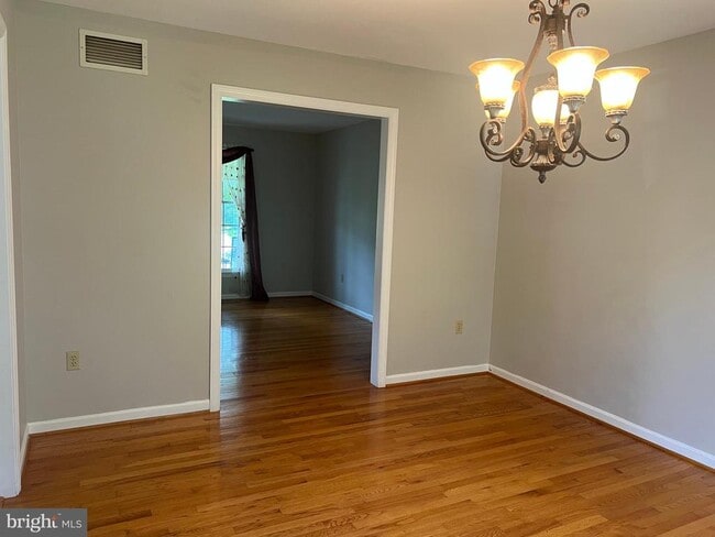 Building Photo - 7313 Coventry Dr
