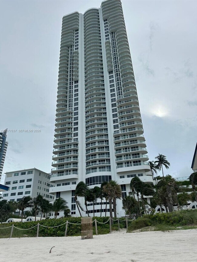 Building Photo - 6365 Collins Ave
