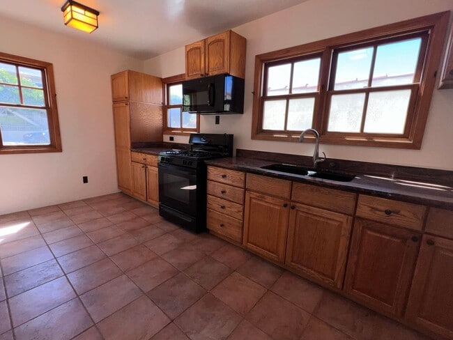 Building Photo - Spanish Gem in Vista Del Oro | 2Bed/1Bath | 1019SqFt | 1-Car Garage