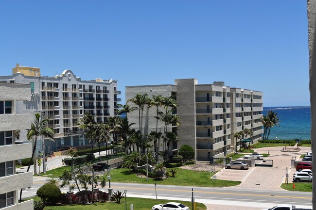 Building Photo - 1236 Hillsboro Mile