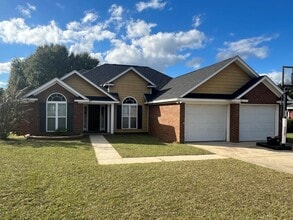 Building Photo - 112 Oakwood Ct