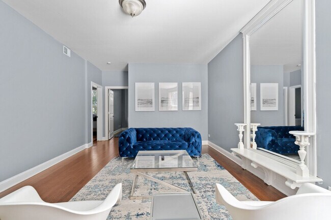 Building Photo - 2228 N Bissell St