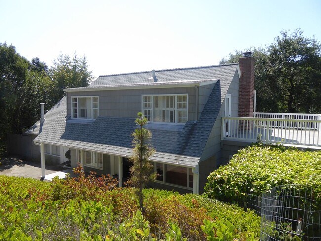 Primary Photo - SPACIOUS AND SECLUDED THREE BED / TWO BATH...