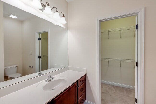 Building Photo - 3356 Sweet Clover Ln