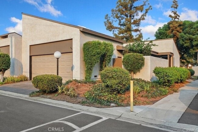 Primary Photo - 442 N Vía Porto