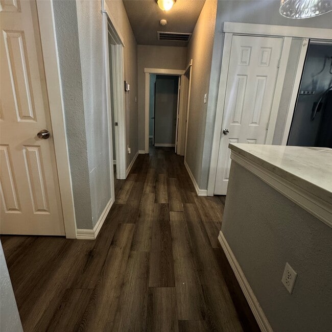 Building Photo - 3917 Kashmere St