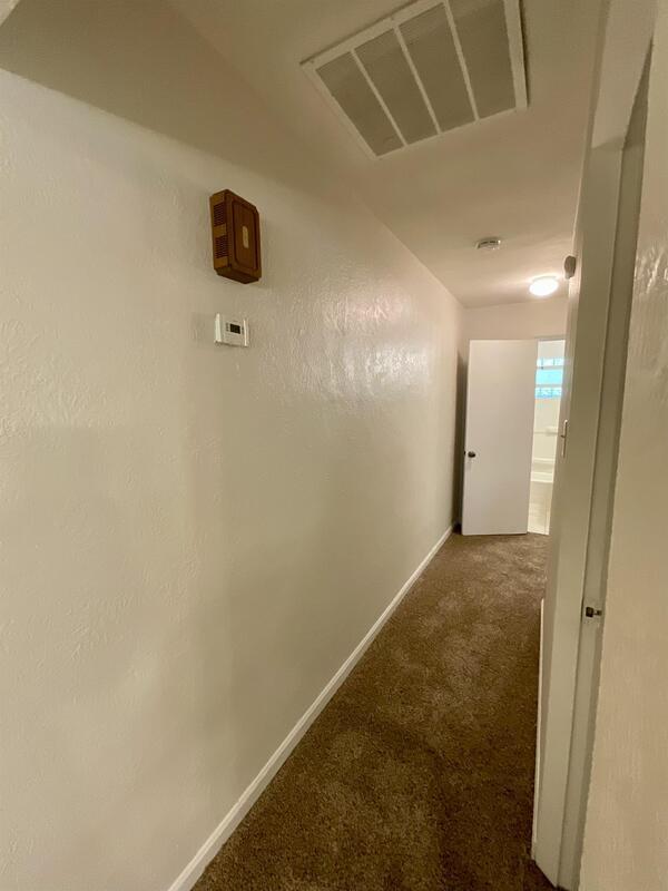 Building Photo - 1715 Menard Dr