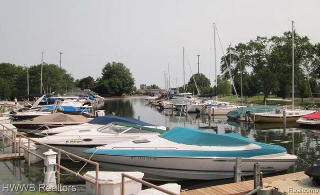 Building Photo - 1899 Hunt Club Dr