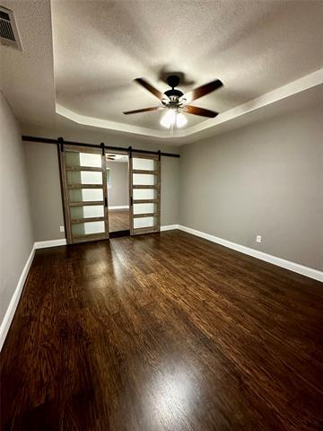 Building Photo - 1610 St James Dr