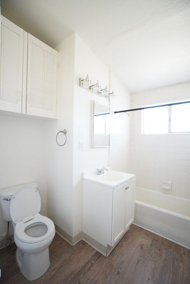 Building Photo - 6548 Stoneman Dr