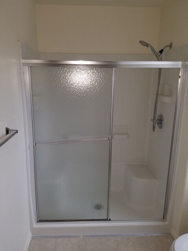 Building Photo - 4159 Thoroughbred Ave SE