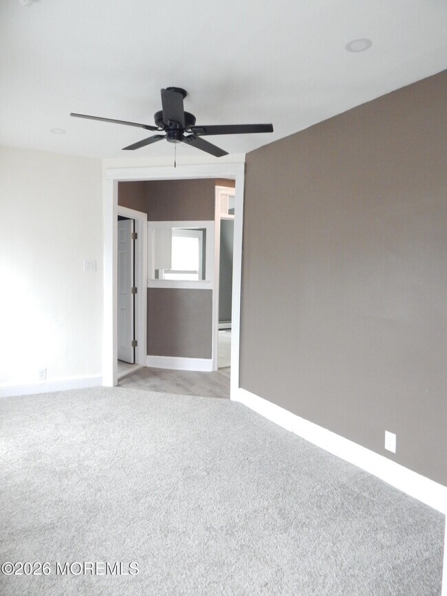 Building Photo - 90 Mt Hermon Way