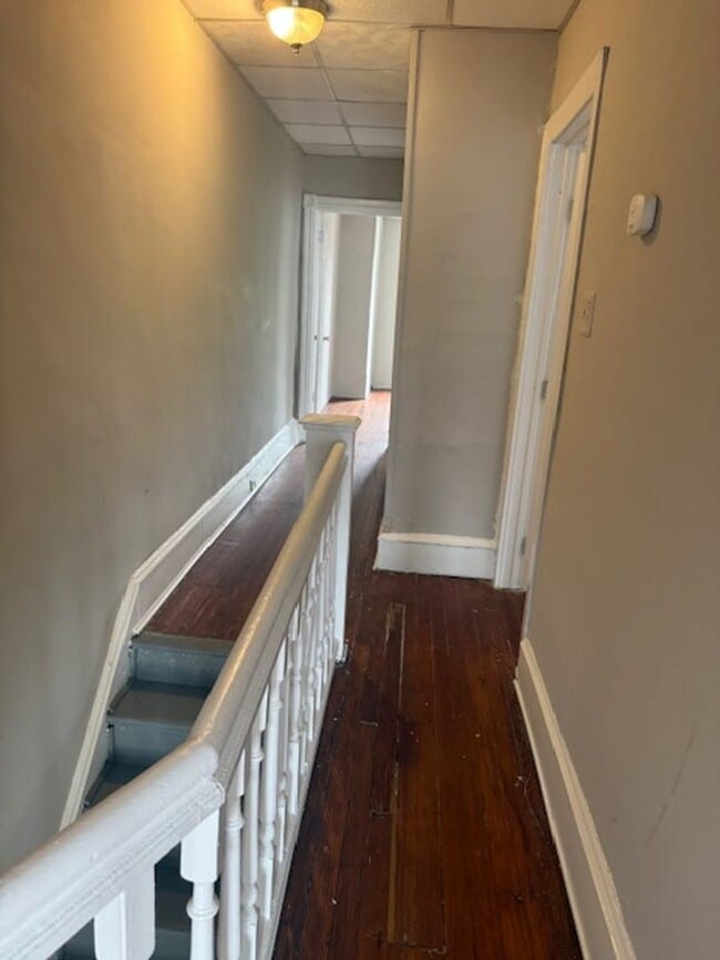 Building Photo - Charming 3-Bedroom Home with Modern Amenities - Ready for You!