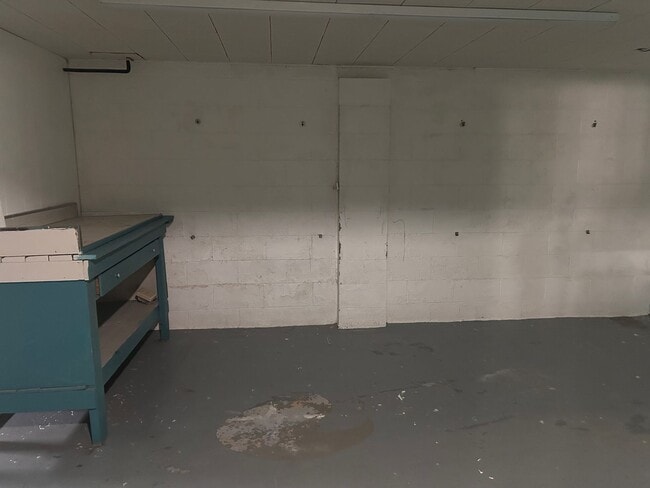Building Photo - Beautiful 2 bed, 1 bath rancher!