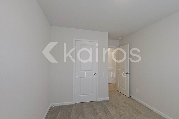 Building Photo - 2137 Banyon Cir