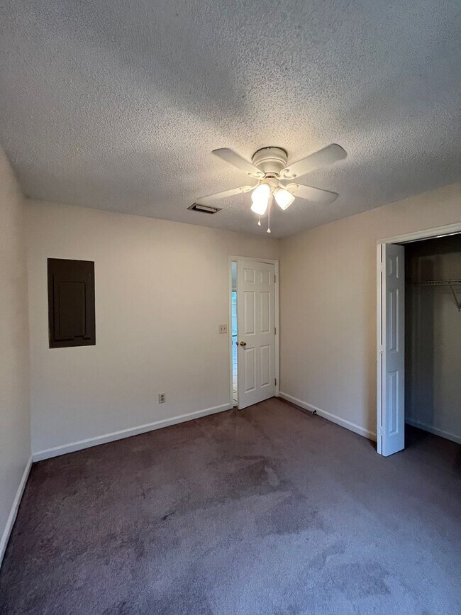 Building Photo - 441 AdmiralsWalk Dr