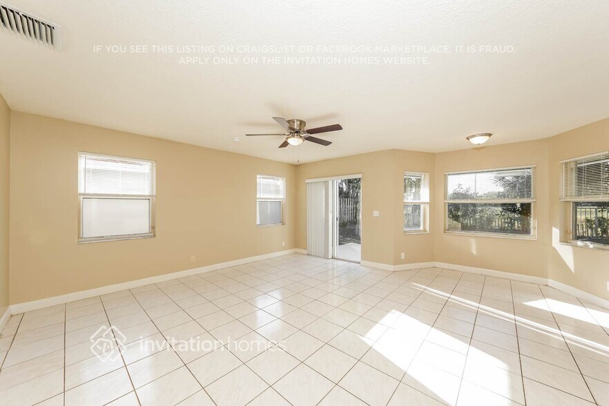 Building Photo - 10154 Aqua Vista Way