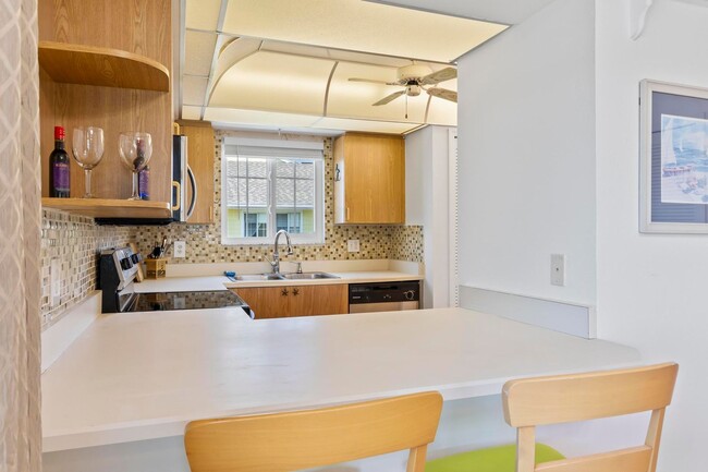 Building Photo - Fully Furnished Long Term Rental