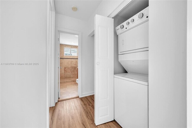 Building Photo - 7930 Tatum Waterway Dr