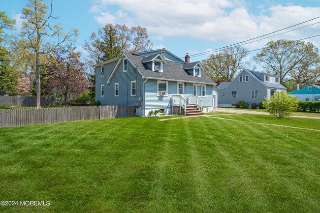 Building Photo - 914 Radnor Ave