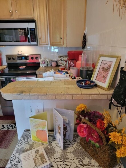 Building Photo - 58 Beech