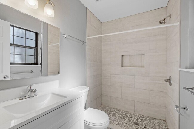 Building Photo - 3001 Eastgate Ct