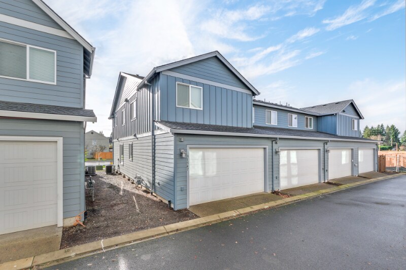 Building Photo - 31547 NW North Ave