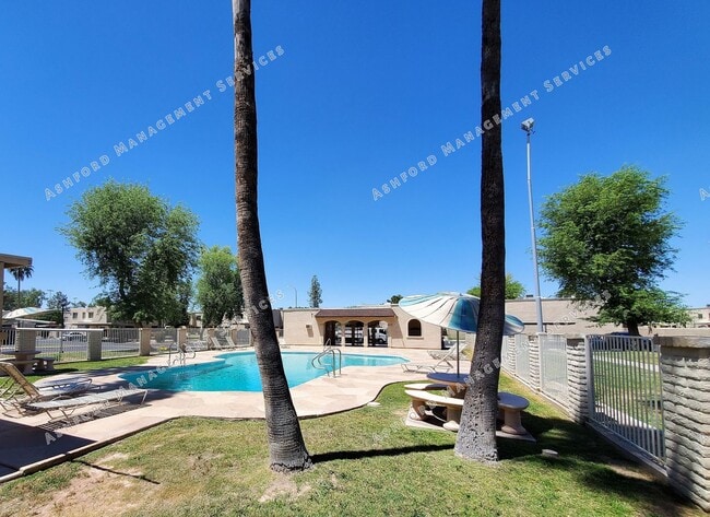 Building Photo - UPDATED 2 story townhome FOR RENT  **SAVE ...