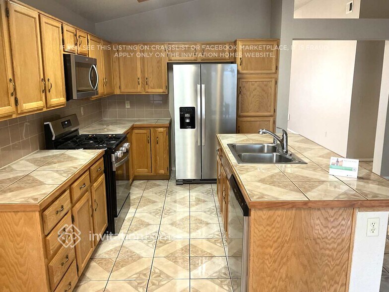 Building Photo - 6256 Small Point Dr