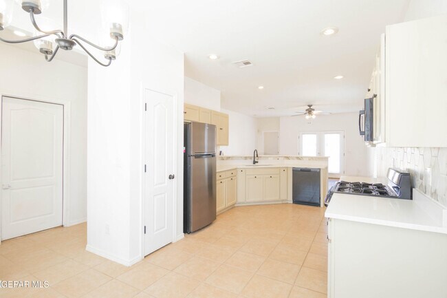Building Photo - 14749 Sand Gate Dr