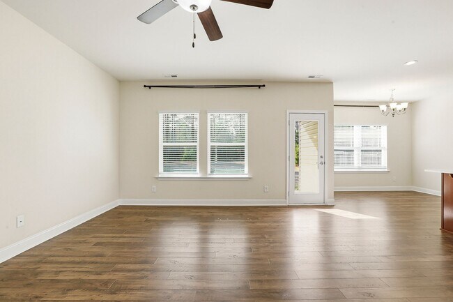 Building Photo - 52 Woodwater Cir