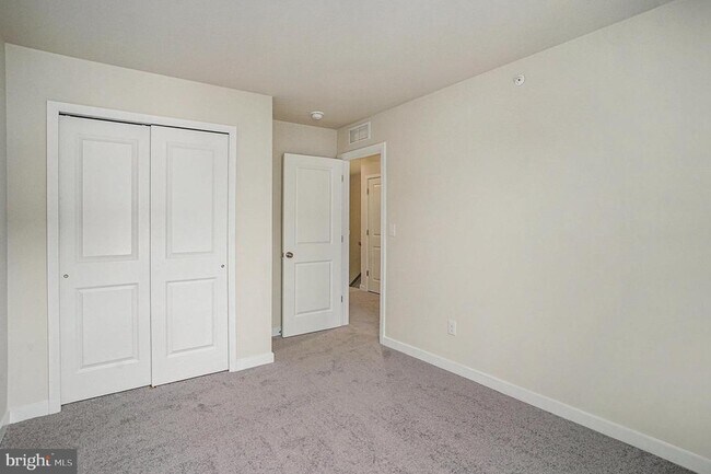 Building Photo - 708 Platinum Dr