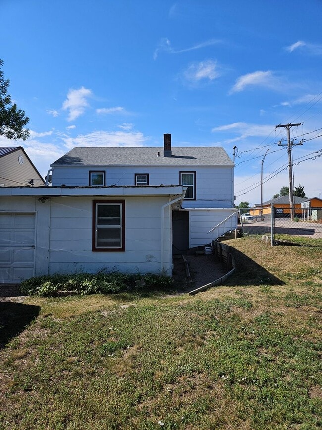 Building Photo - r334LBP
