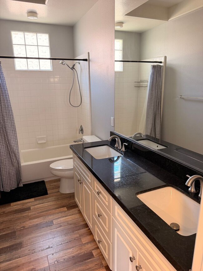 Building Photo - 2872 La Plata Dr