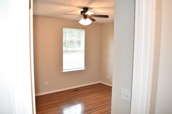 Building Photo - 3 Bed/2 Bath Home in East Nashville, Pet F...