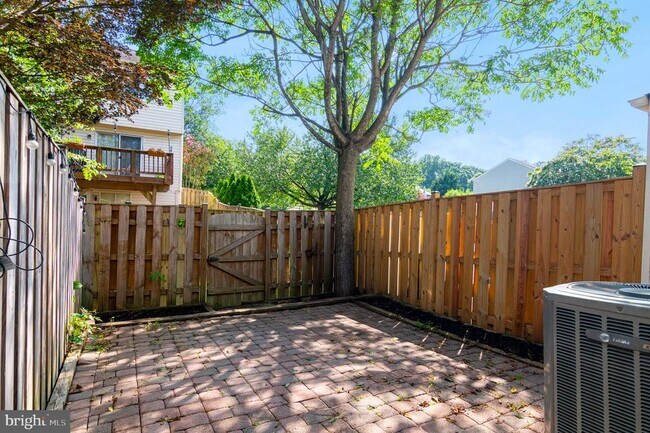 Building Photo - 8483 Aurora Ct