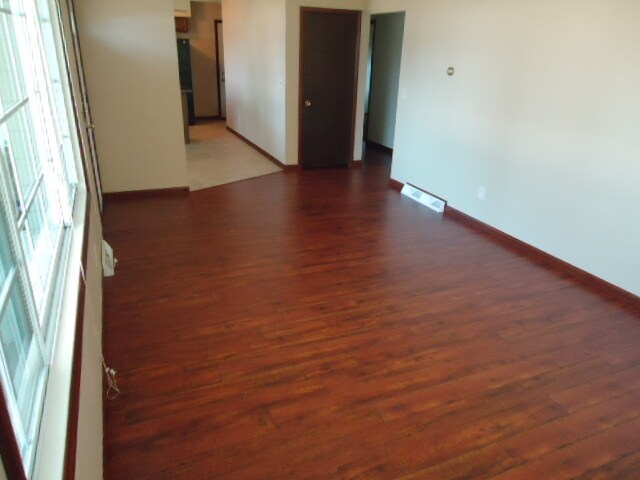 Building Photo - 1523 Viking Ave