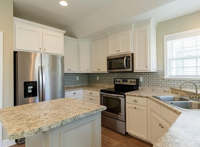 Building Photo - 4316 Summer Hill Pl
