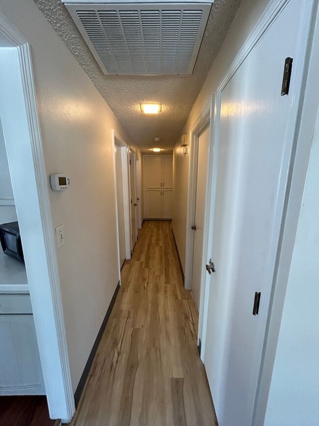 Building Photo - 2 Bedroom 2 Bath House
