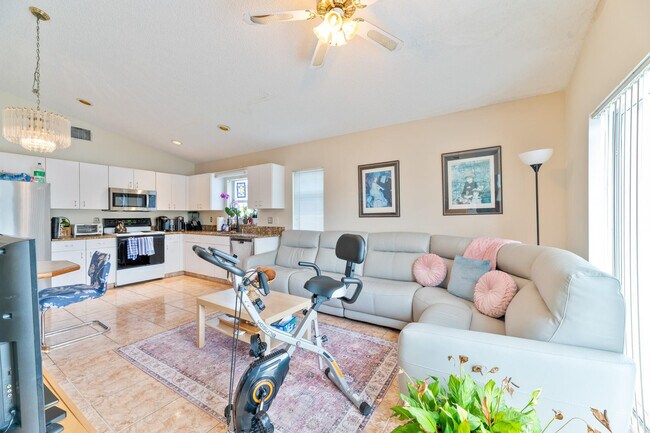 Building Photo - 9550 Islamorada Terrace