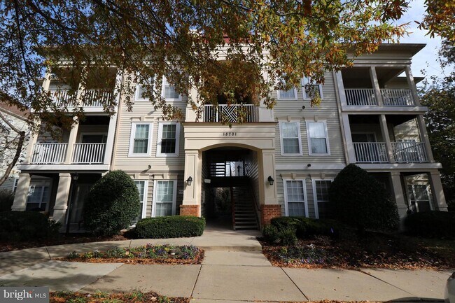 Building Photo - 18701 Sparkling Water Dr