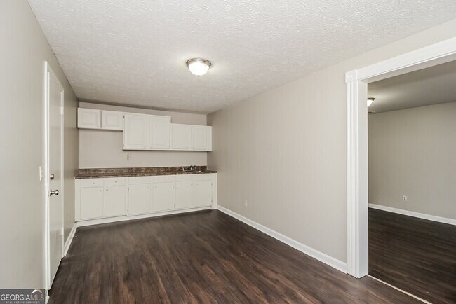 Building Photo - 2607 Foxwood Pl