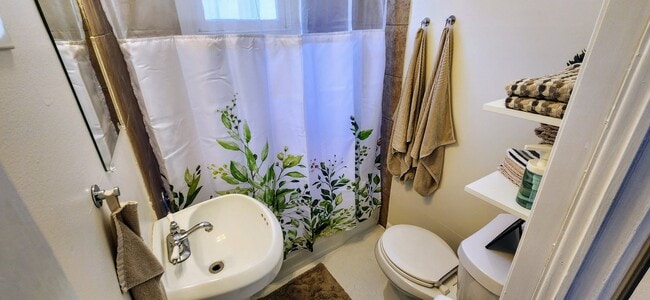 Building Photo - 3135 Montezuma Rd