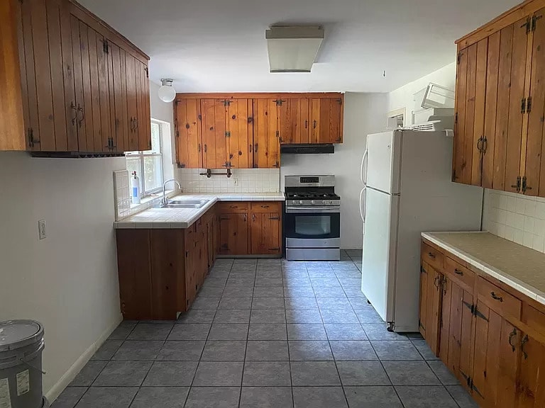 Building Photo - 302 NW 13th Ave