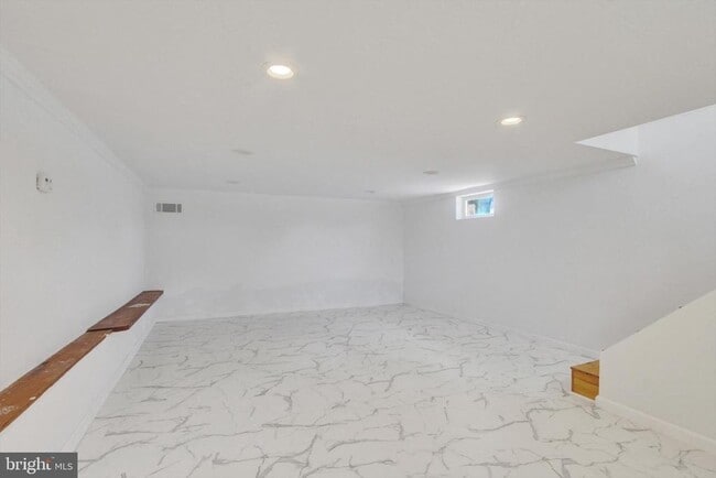 Building Photo - 4493 York Rd
