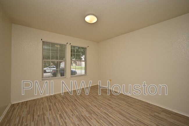 Building Photo - 12518 Sterlingstone Dr