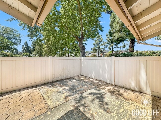 Building Photo - 2B/2BA in the Westwood Community of Rancho Bernardo featuring Air Conditioning and 2-car detached...