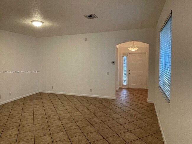Building Photo - 686 Conservation Dr
